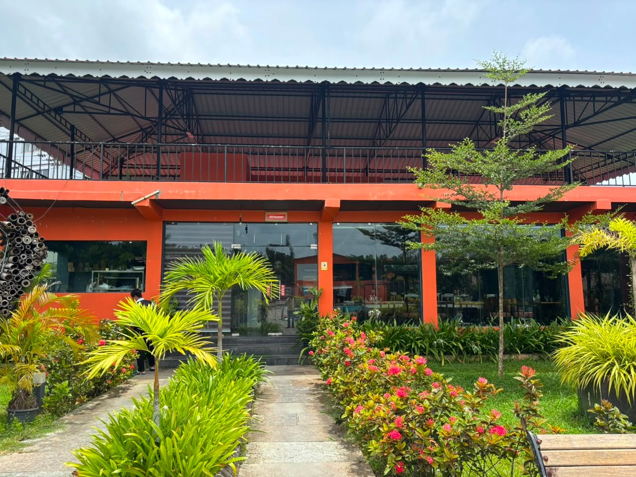 In-Room Dining at Aqua Lounge Restaurant: Eat Comfortably at AT Villa Hotel